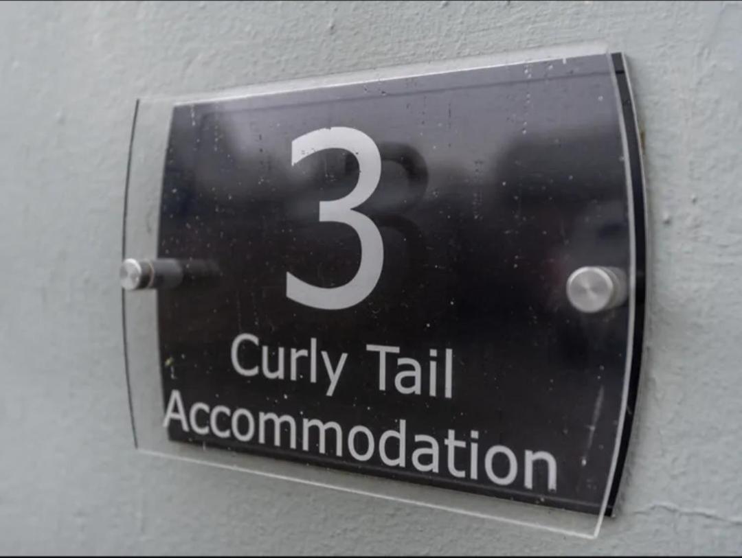 Curly Tail Accommodation Bishop's Castle Exteriér fotografie